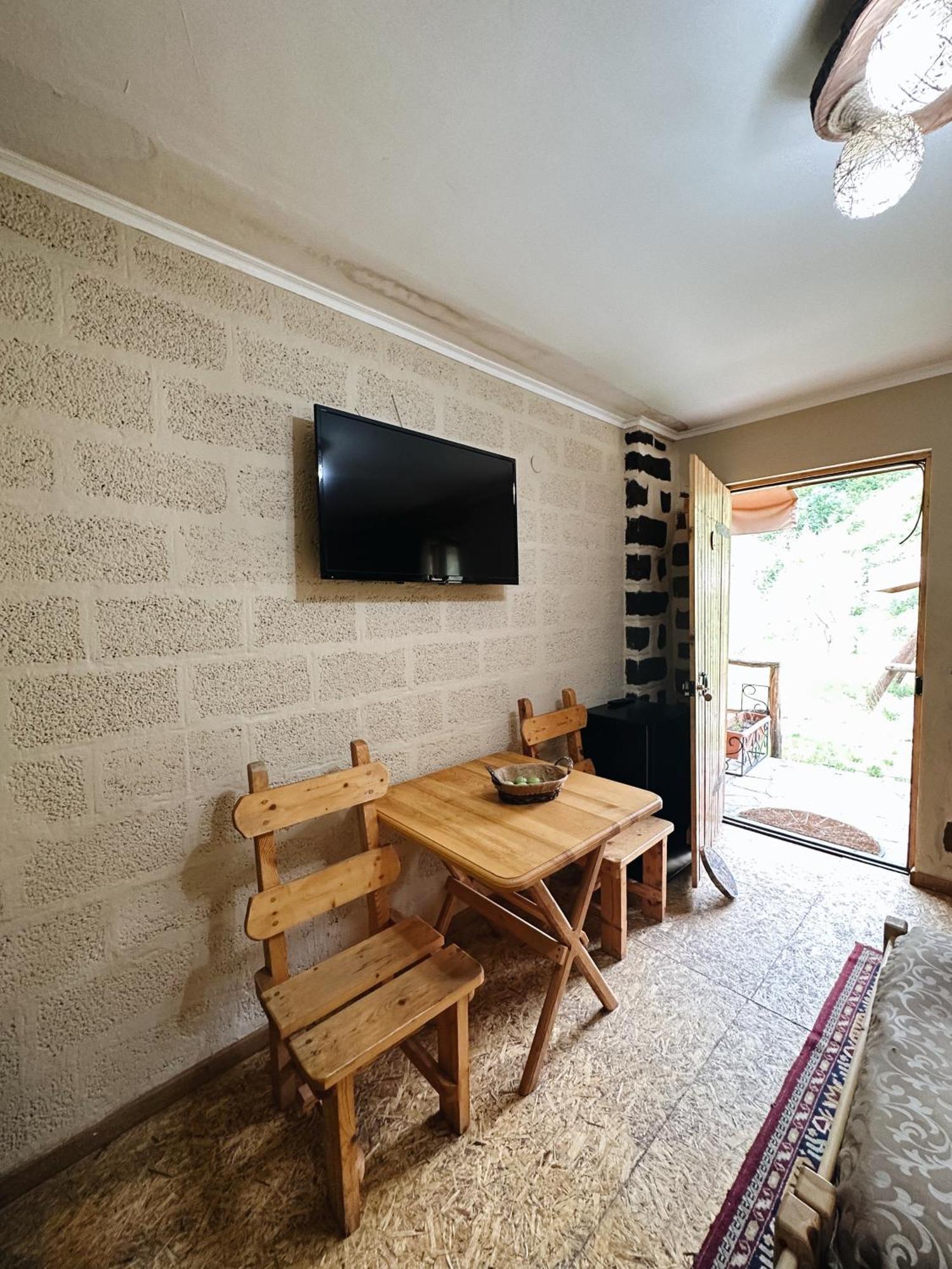 Hovek Guest House Dilisan Kültér fotó