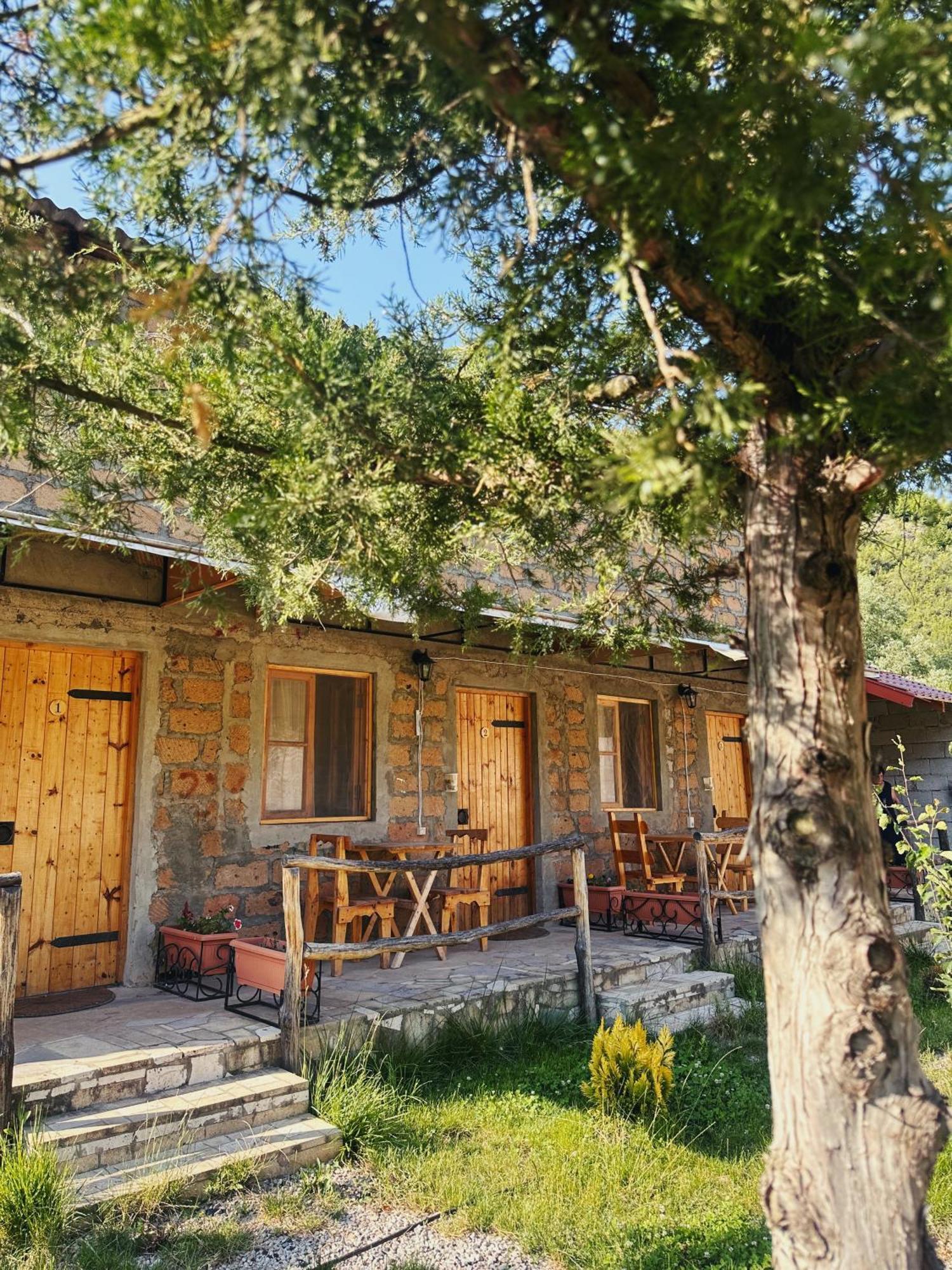 Hovek Guest House Dilisan Kültér fotó